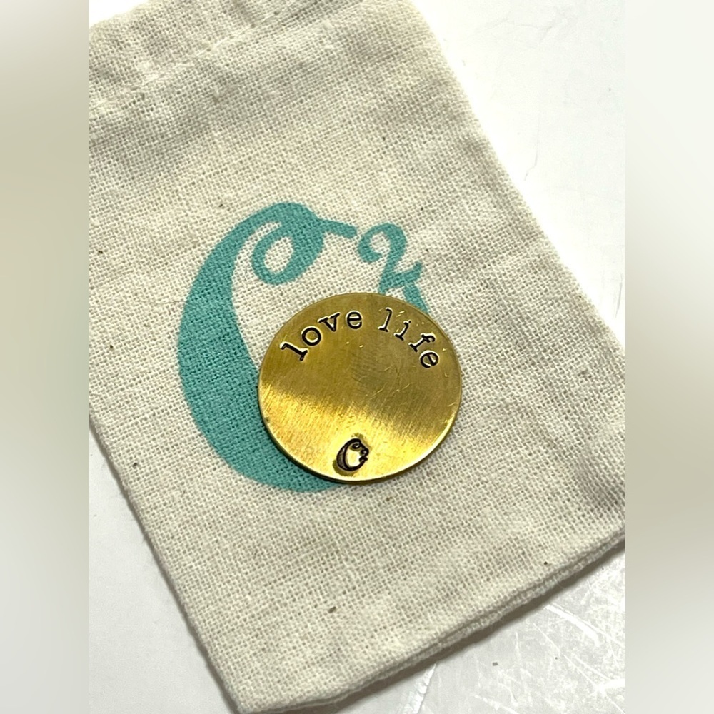 Origami Owl Living Lockets LOVE LIFE Gold Locket Back Plate Retired - Picture 1 of 2